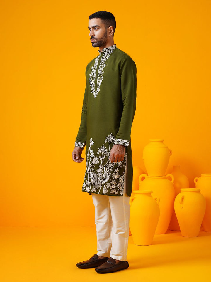 SOJANYA LUXE Floral Embroidered Mandarin Collar Straight Kurta With Trouser