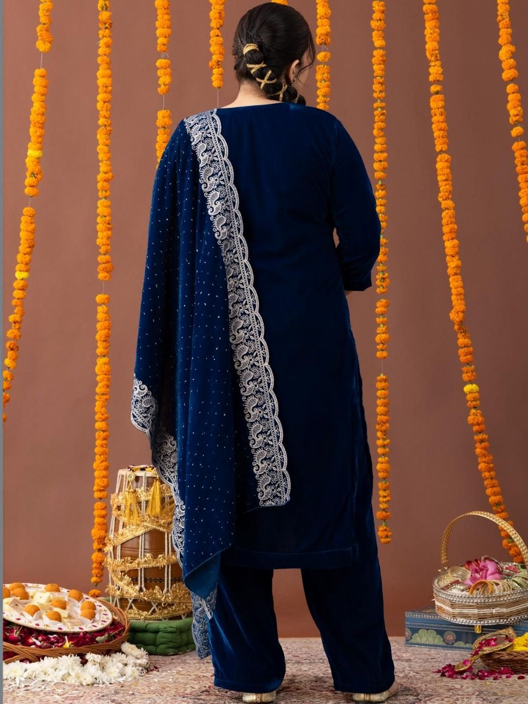 Kurta Bersulam Bunga Mamicha & Salwar Dengan Dupatta