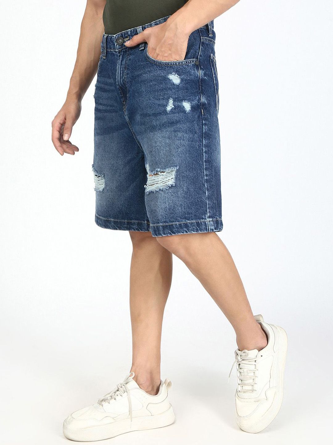 Bene Kleed Men Relaxed Distressed Denim Shorts