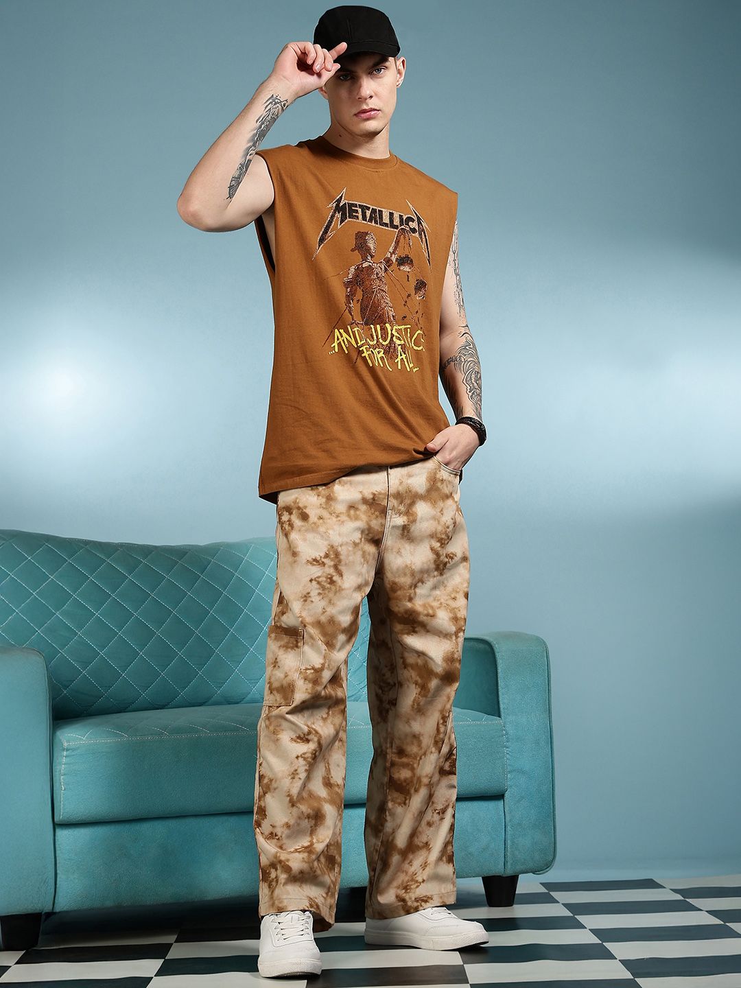 Eszett Men Printed Cargos Trousers