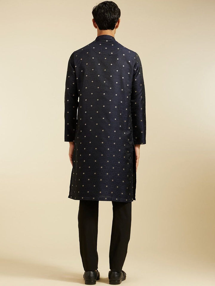 Diwas by Manyavar Thread Work Mandarin Collar Straight Kurta
