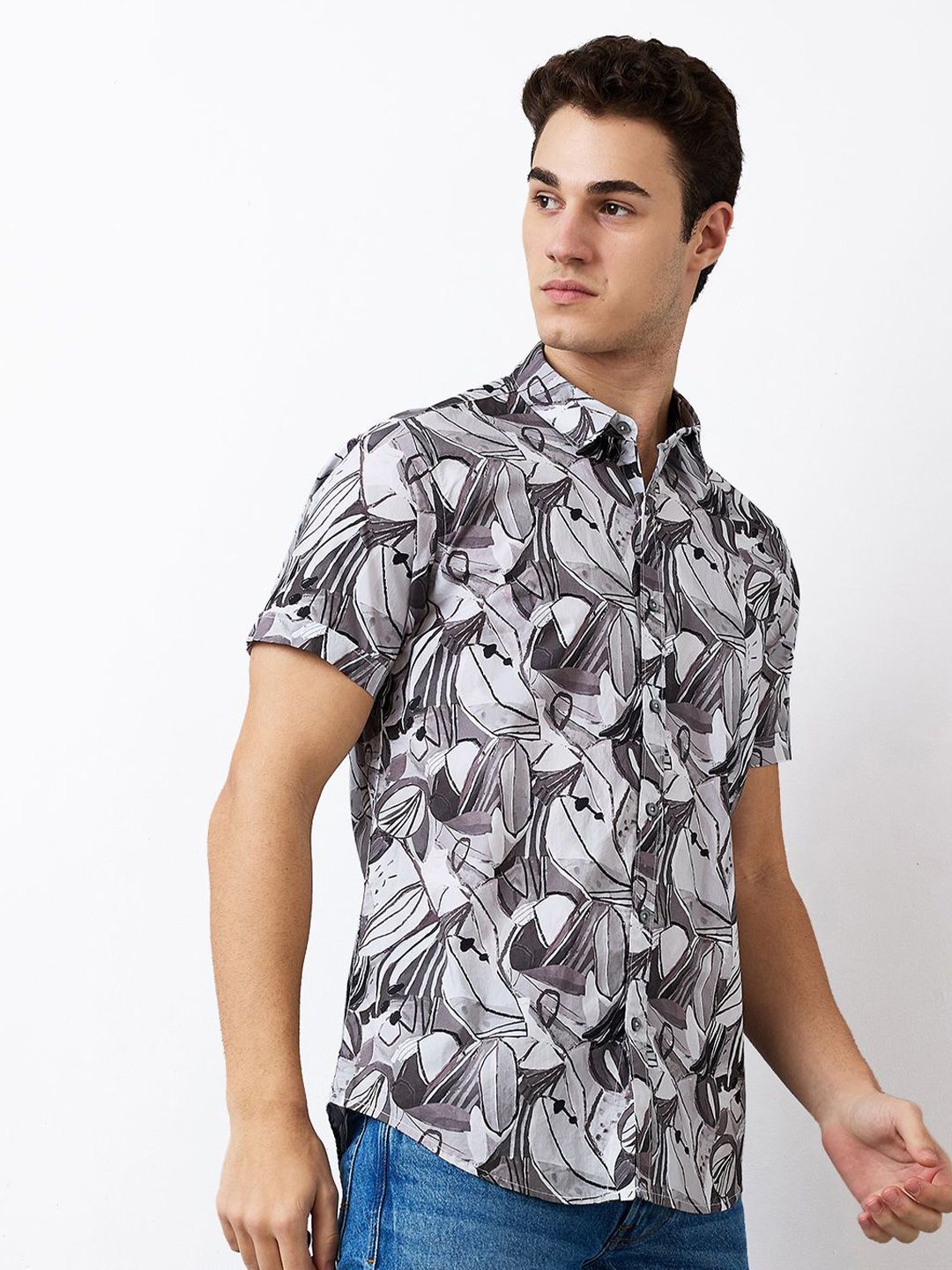 SPYKAR Men Spread Collar Abstract Printed Cotton Casual Shirt