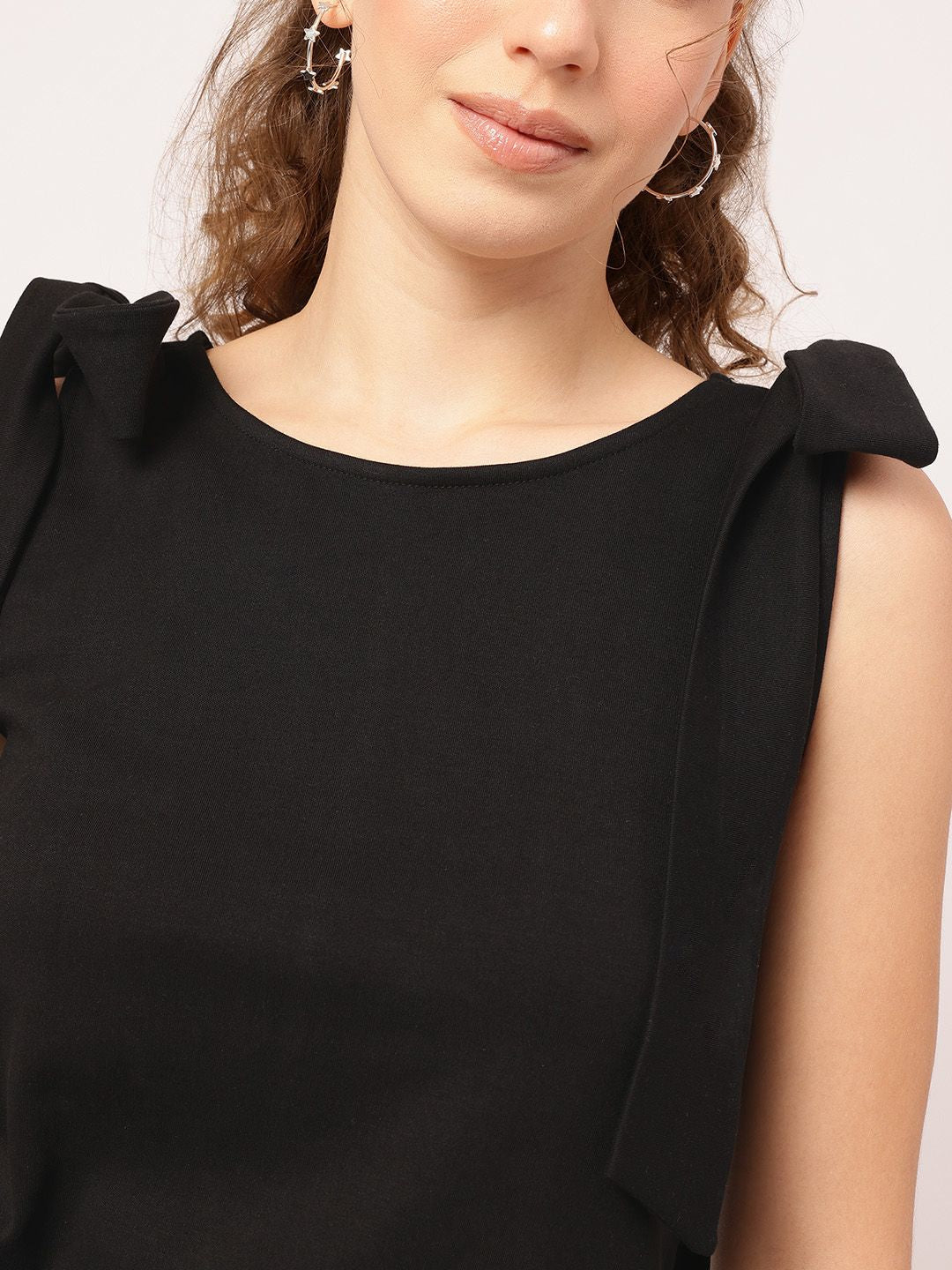 DressBerry Minimalist Muse Tie-Up Sleeves Top