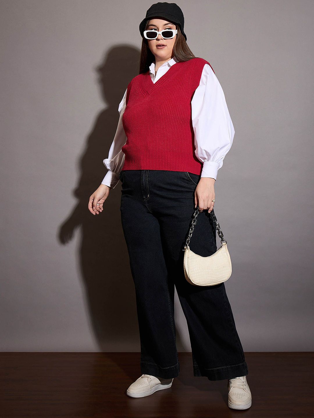 SASSAFRAS Curve Women V-neck Sleeveless Sweater Vest