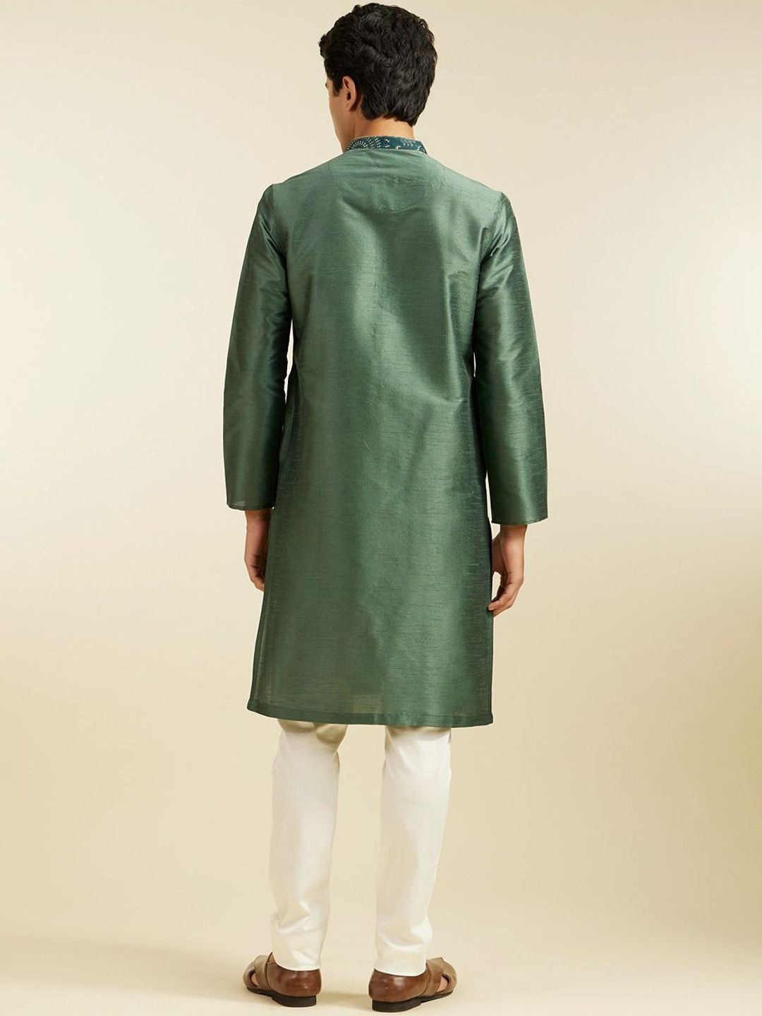 Diwas by Manyavar Mandarin Collar Straight Kurta