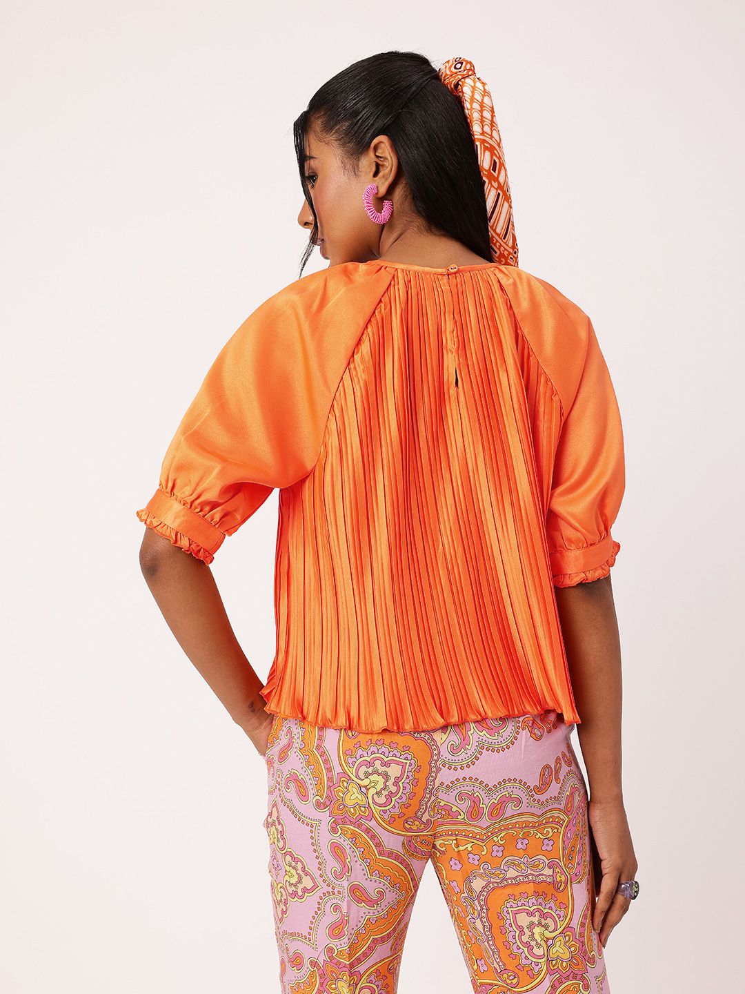 DressBerry Glamorous Accordion Pleats Raglan Top