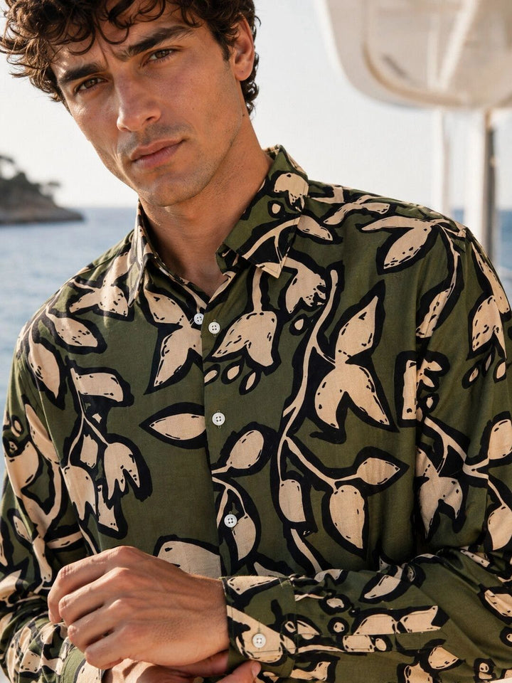 Eszett Floral Printed Spread Collar Casual Shirt