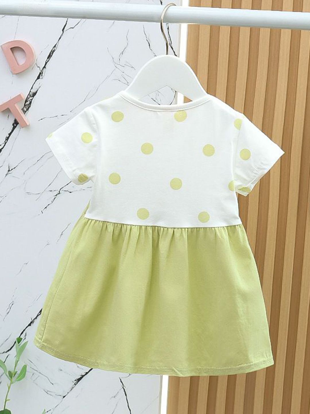 YK Girls Self Design Round Neck A-Line Dress