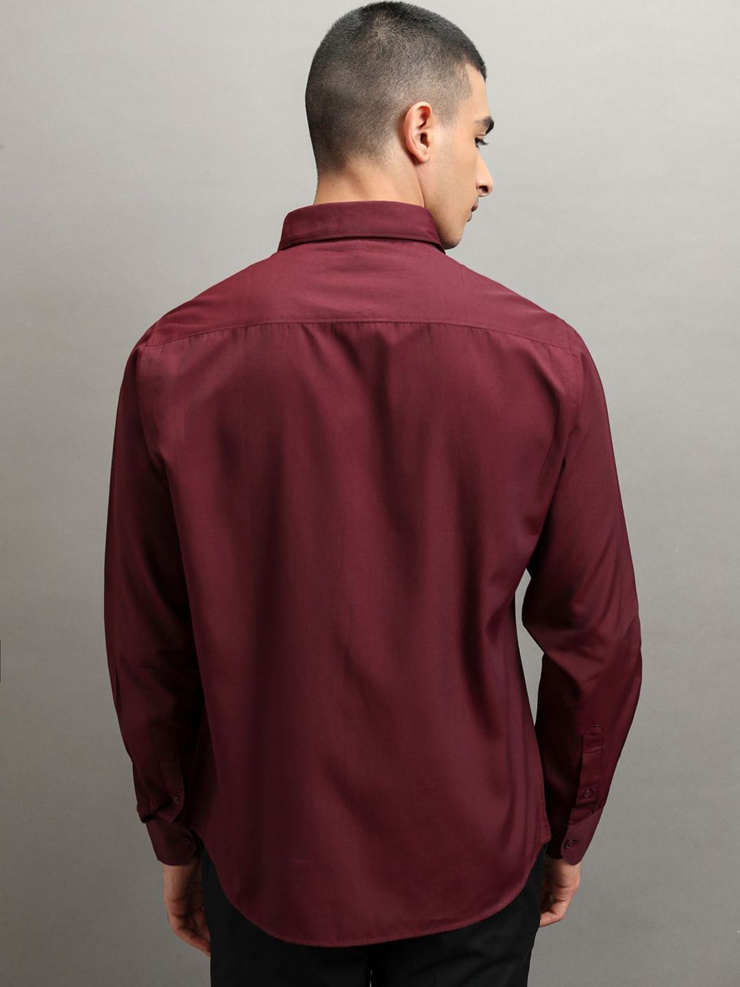 Highlander Men Burgundy Solid Formal Slim Fit shirt