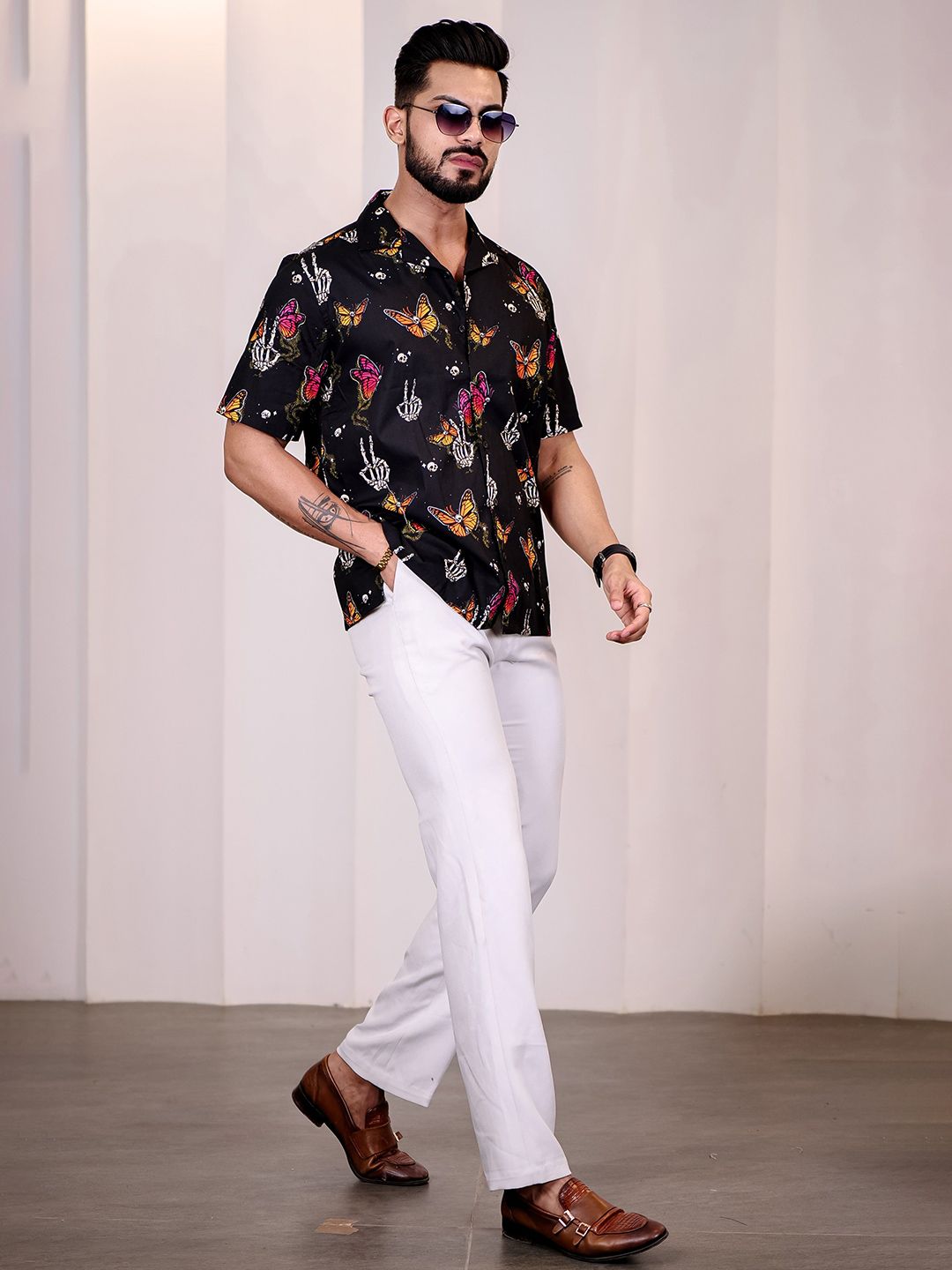Eszett Conversational Printed Spread Collar Pure Cotton Casual Shirt