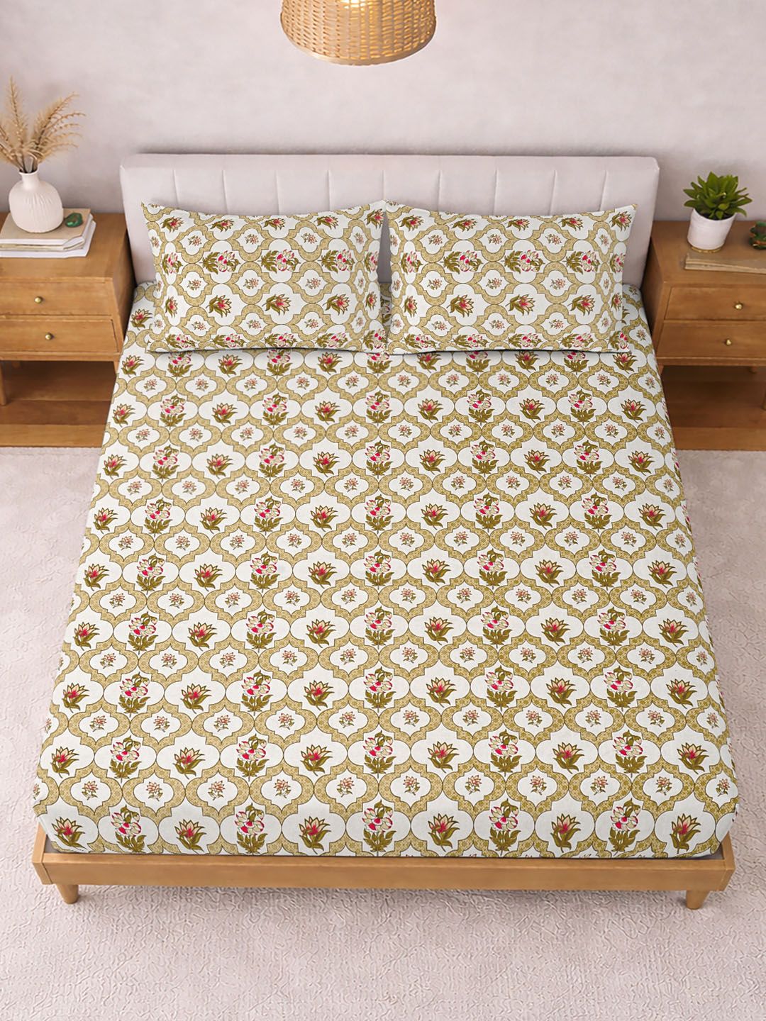 KLOTTHE Yellow & White Printed 300 TC Double Bedsheet With 2 Pillow Covers- 2.5 m x 2.25 m