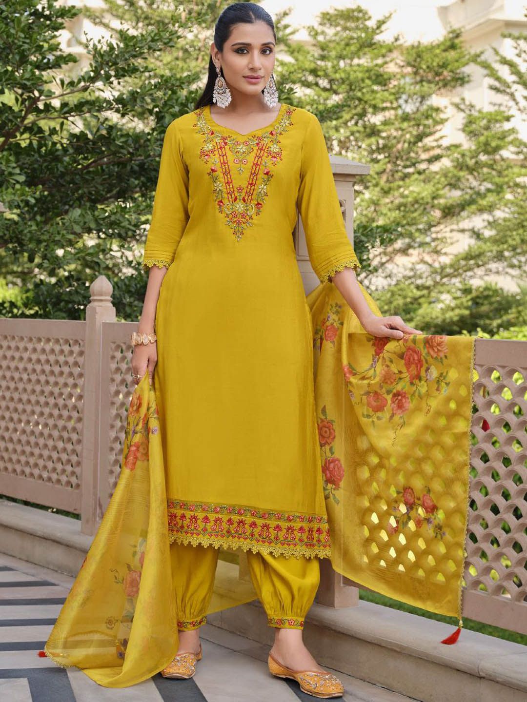 Varanga Floral Embroidered Sweetheart Neck Kurta With Salwar & Dupatta