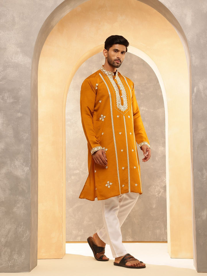 Anouk Geometric Embroidered Mandarin Collar Thread Work Cotton Silk Straight Kurta