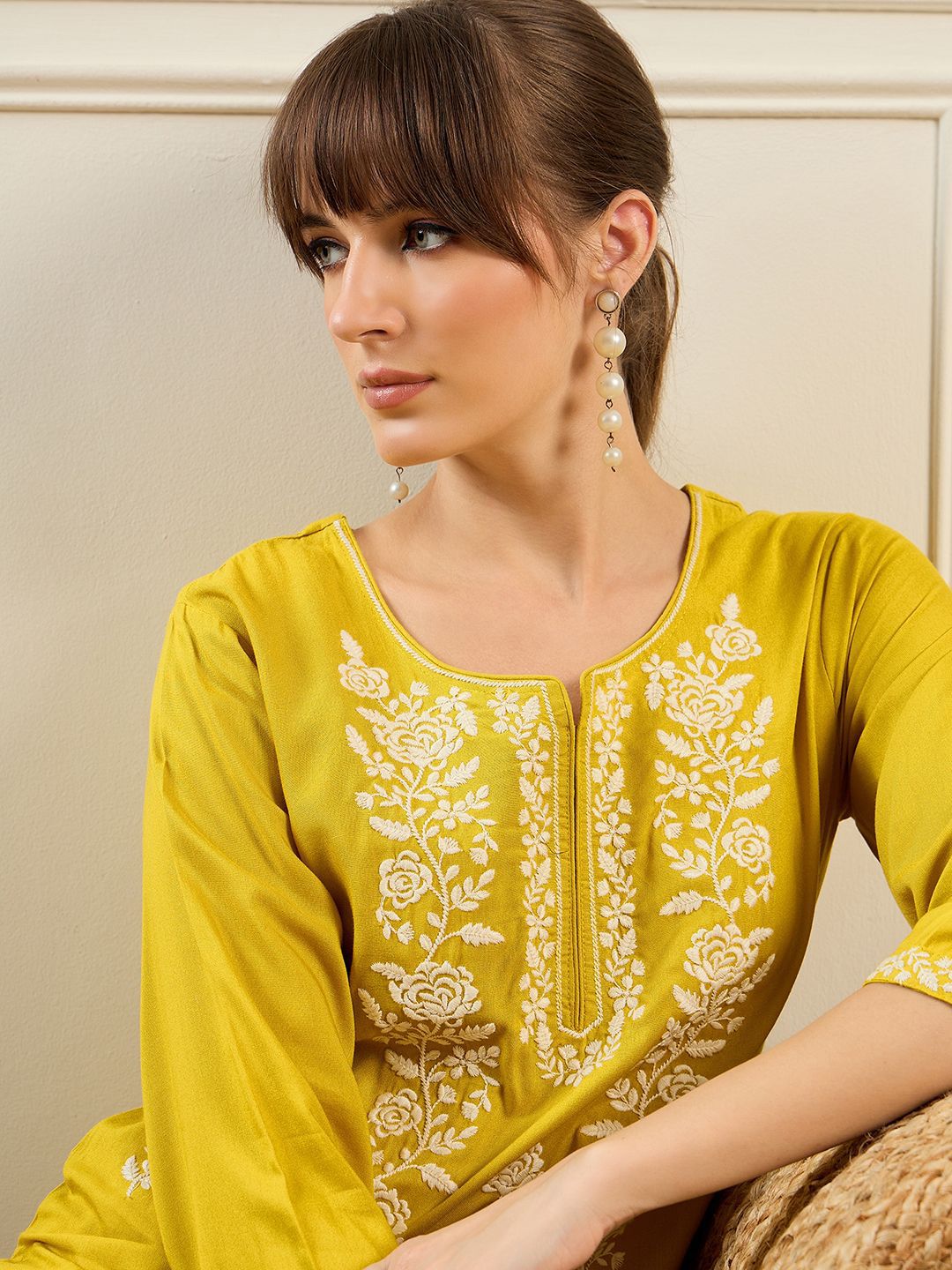 Indo Era Floral Embroidered Notch Neck Thread Work Straight Kurta