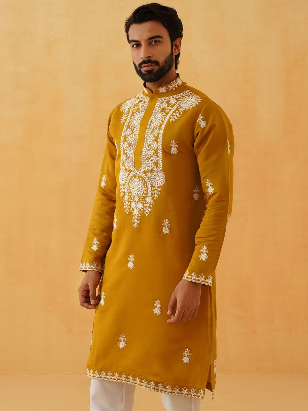 SOJANYA LUXE Ethnic Motifs Embroidered Thread Work Straight Kurta With Trousers