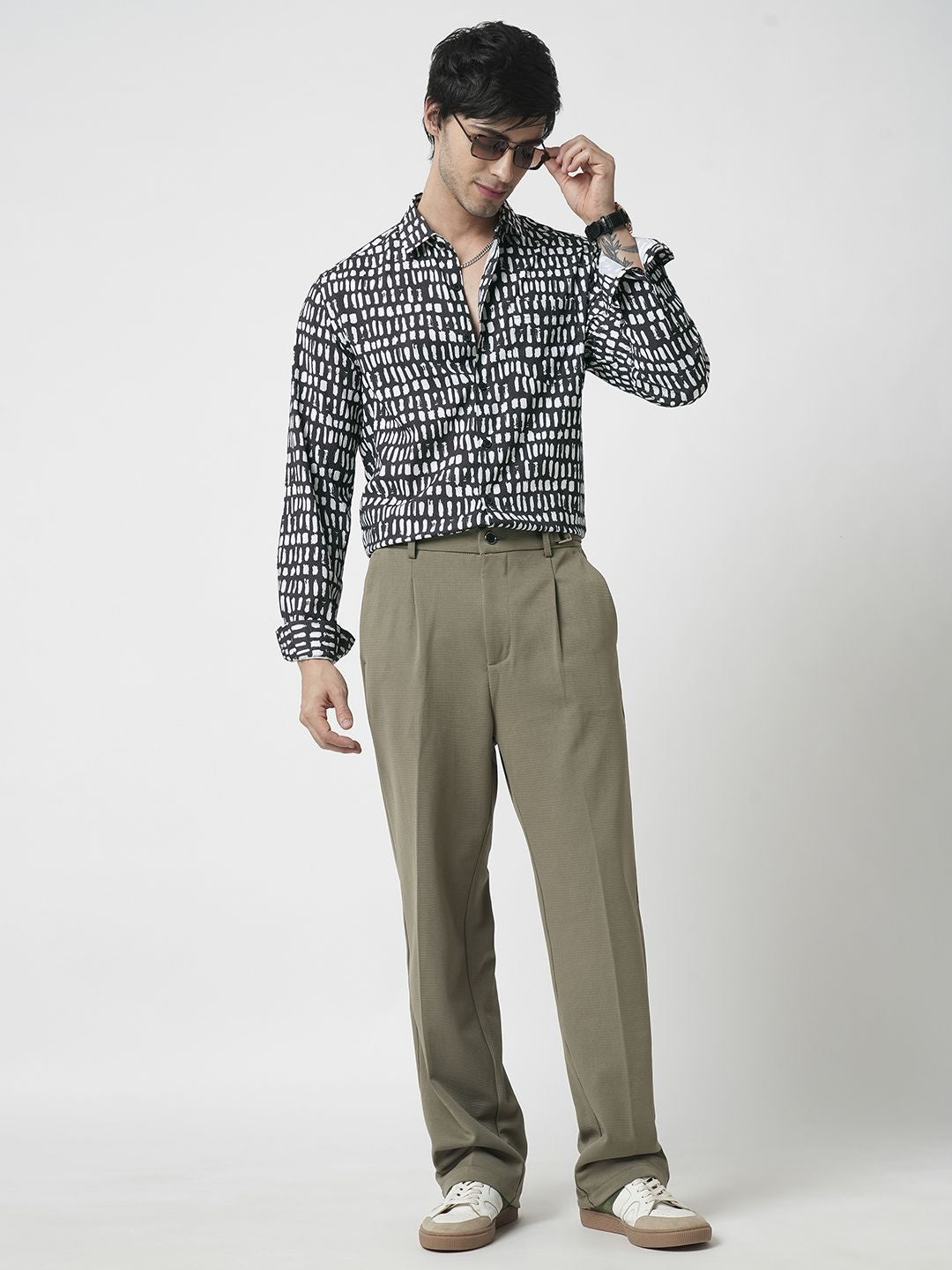 VASTRADO Men Classic Spread Collar Geometric Printed Slim Fit Casual Shirt