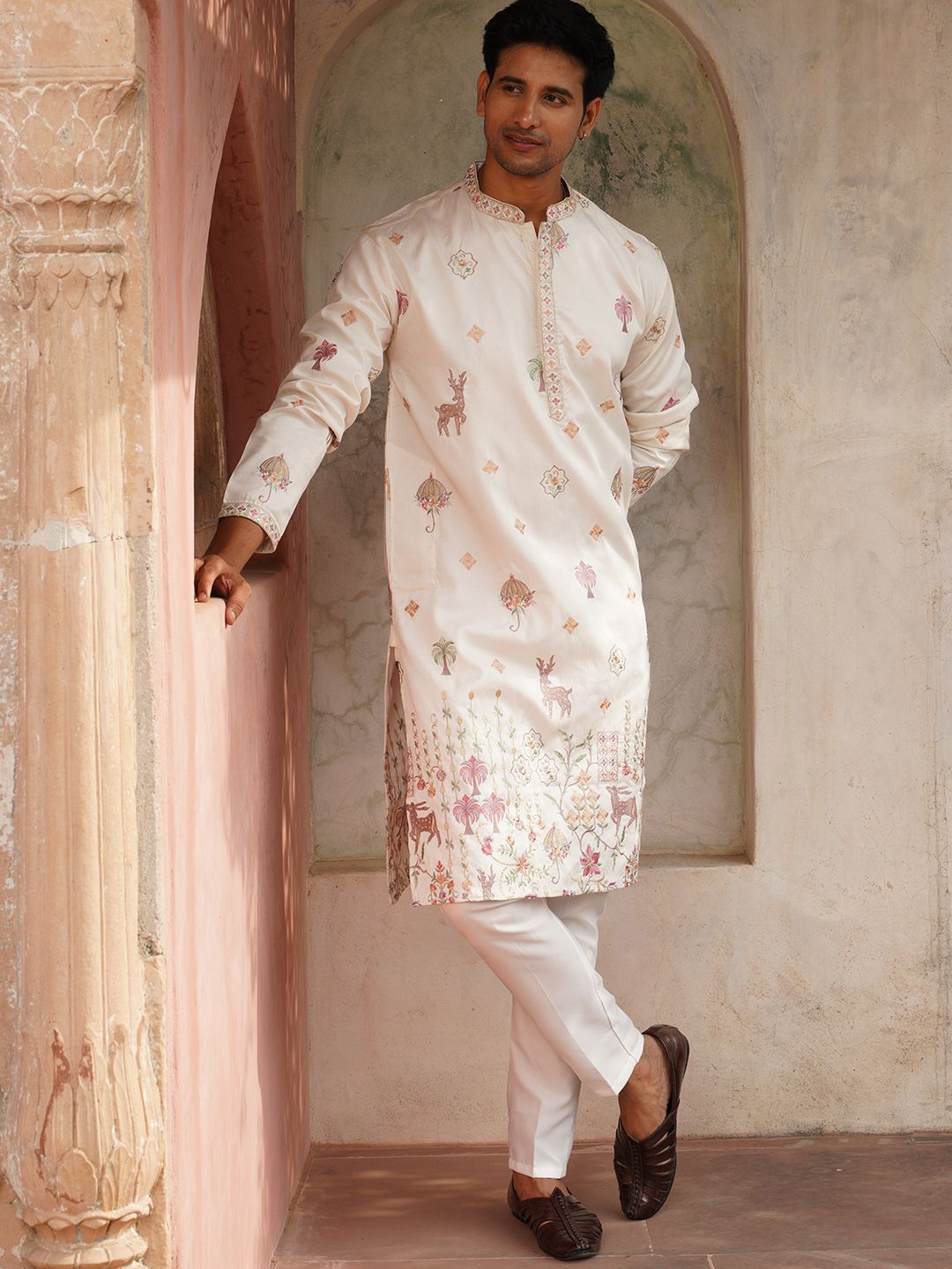 Jompers Men Ethnic Motifs Embroidered Regular Chikankari Kurta with Pyjamas