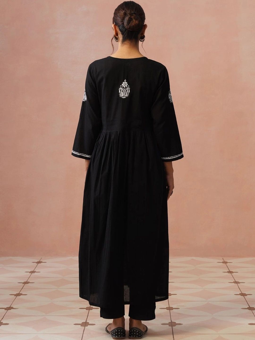 House of Chikankari Women Embroidered Chikankari Kurta