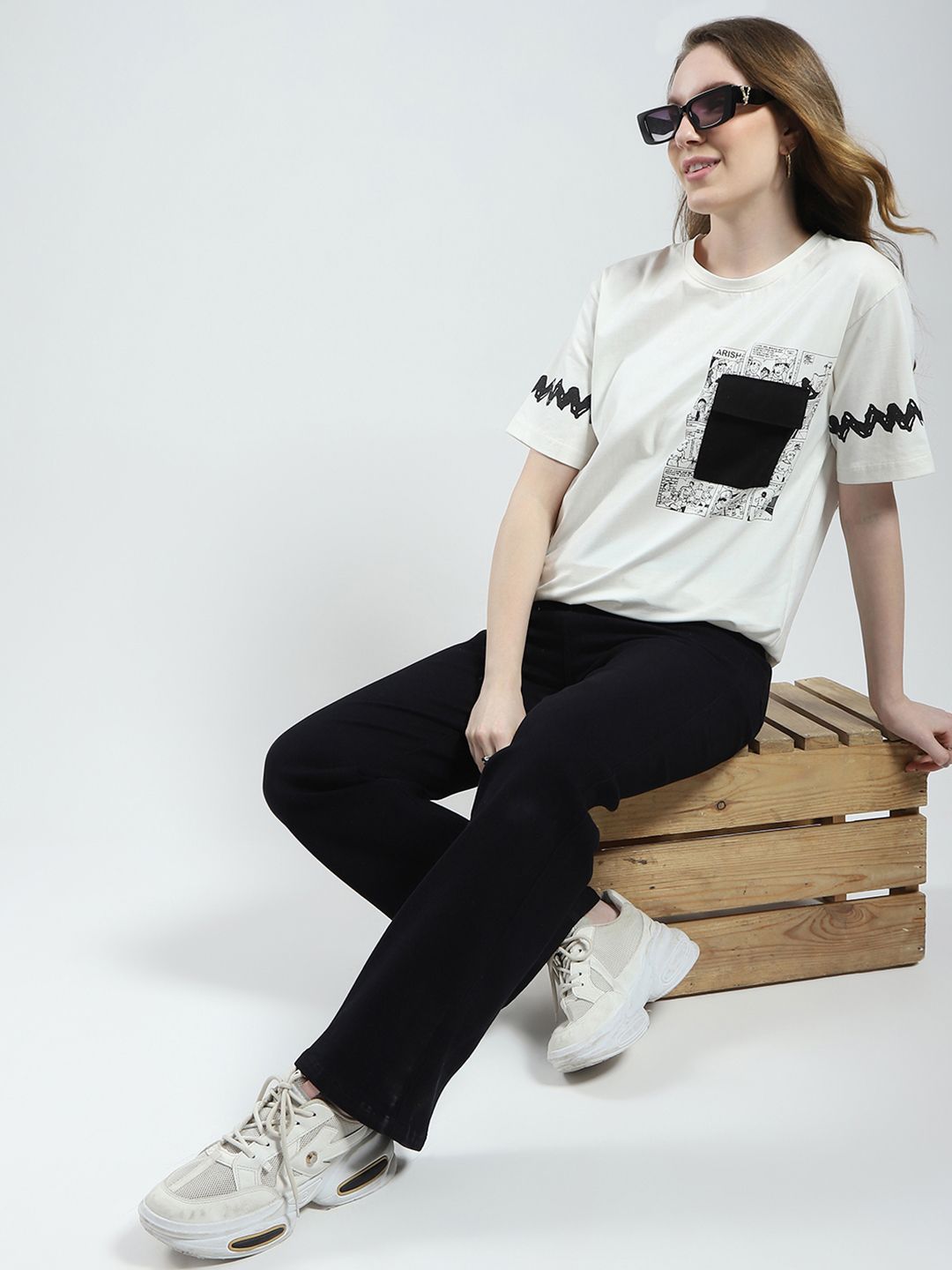 Monte Carlo Printed Drop-Shoulder Sleeves Monochrome Relaxed Fit T-shirt