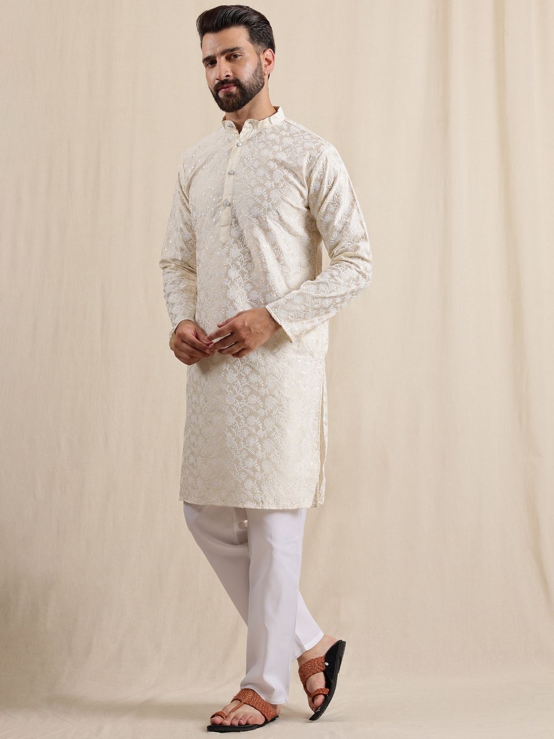 Motif Etnik Anouk Bersulam Kolar Mandarin Kurta Jodhpuri Dengan Piyama & Jaket Nehru