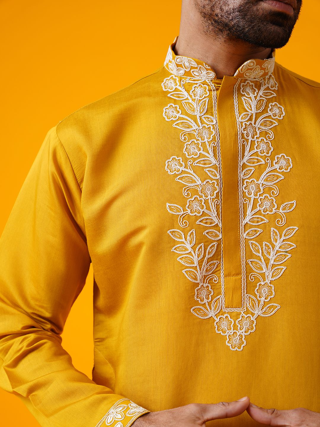 SOJANYA LUXE Floral Embroidered Mandarin Collar Straight Kurta With Trouser