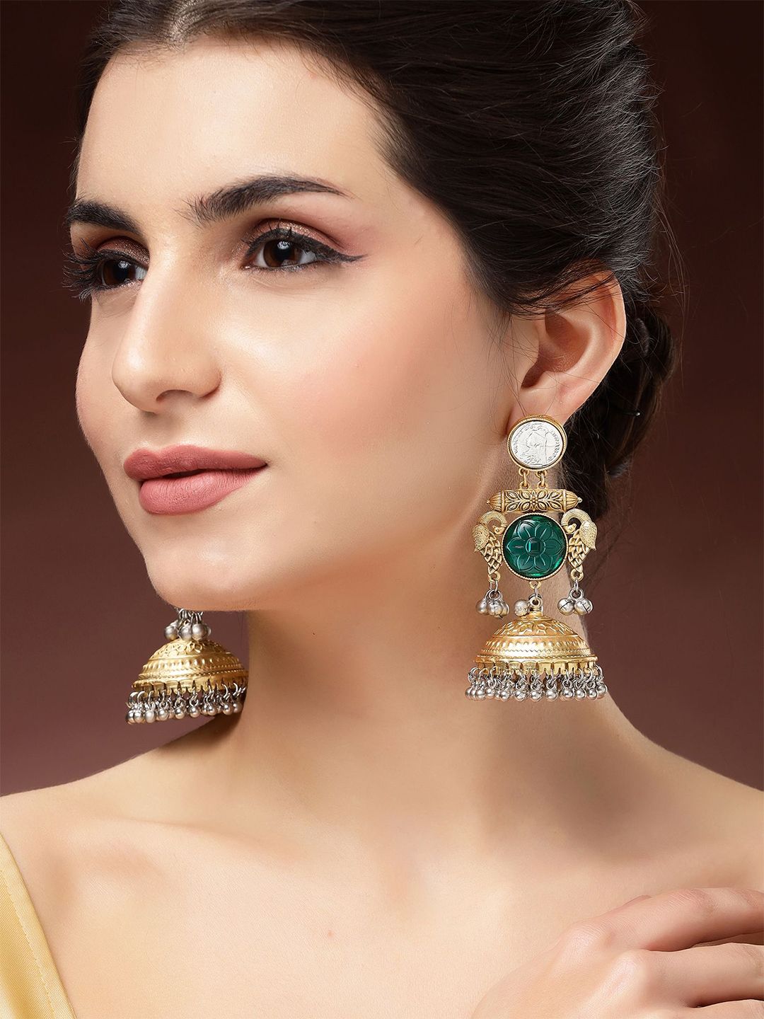 KARATCART Gold-Plated Dome Shaped Bird Motif Kundan Studded & Beaded Jhumkas