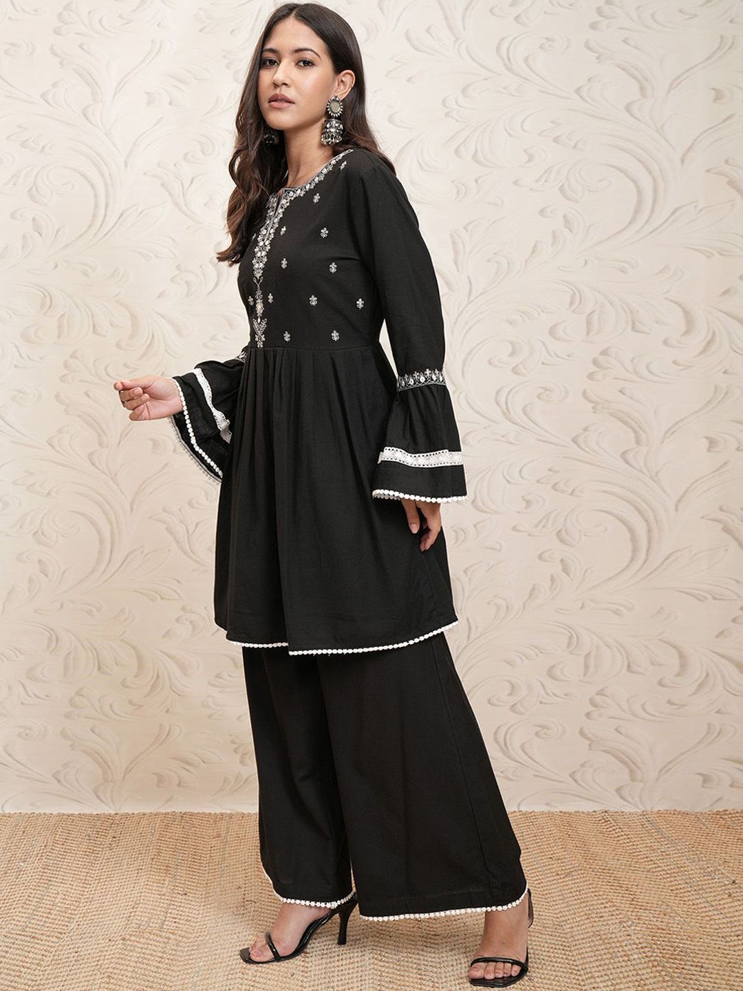 Vishudh Floral Embroidered Regular Thread Work Pure Cotton Kurta with Palazzos