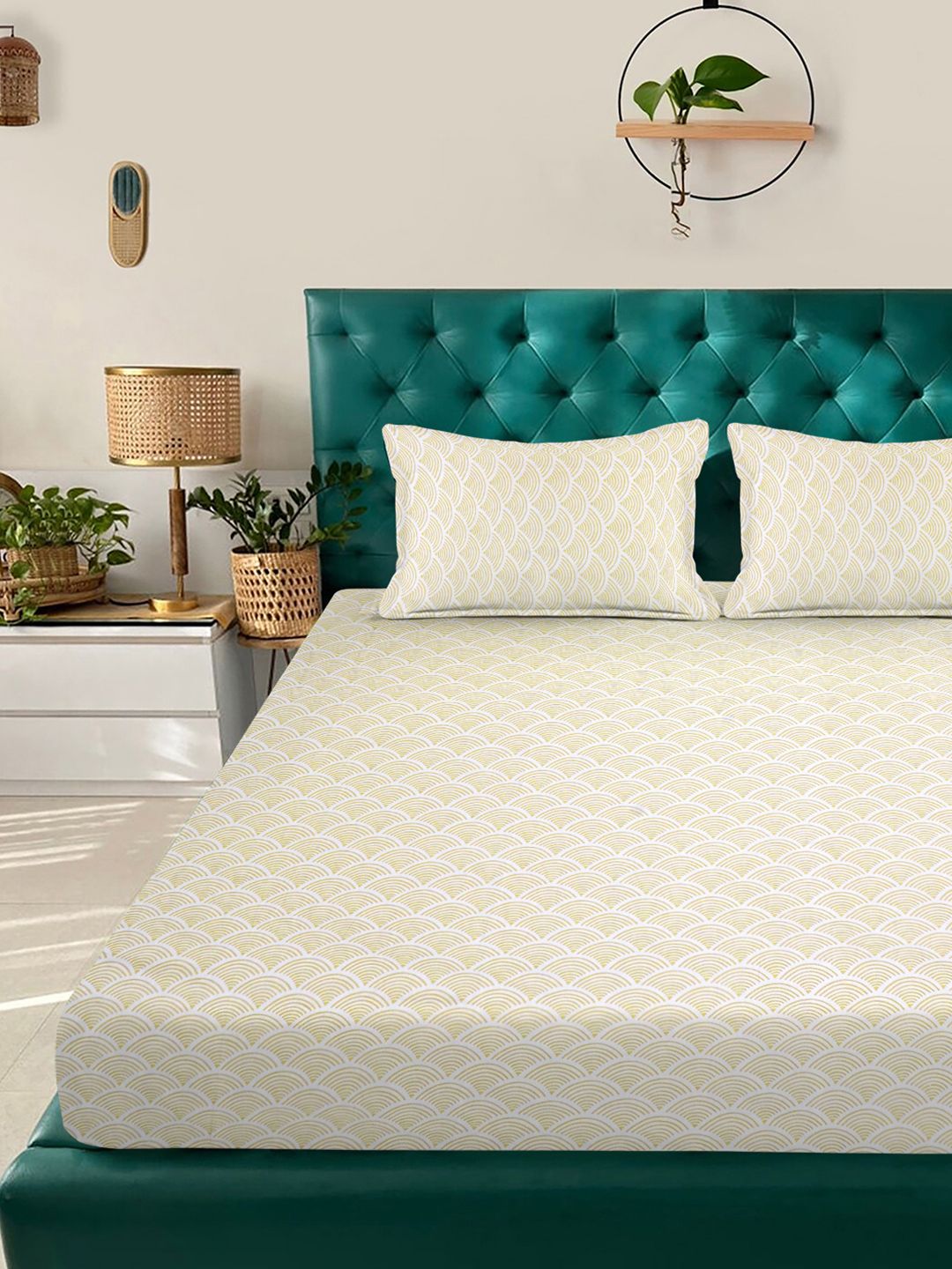 KLOTTHE White & Beige Printed 300 TC King Bedsheet With 2 Pillow Covers