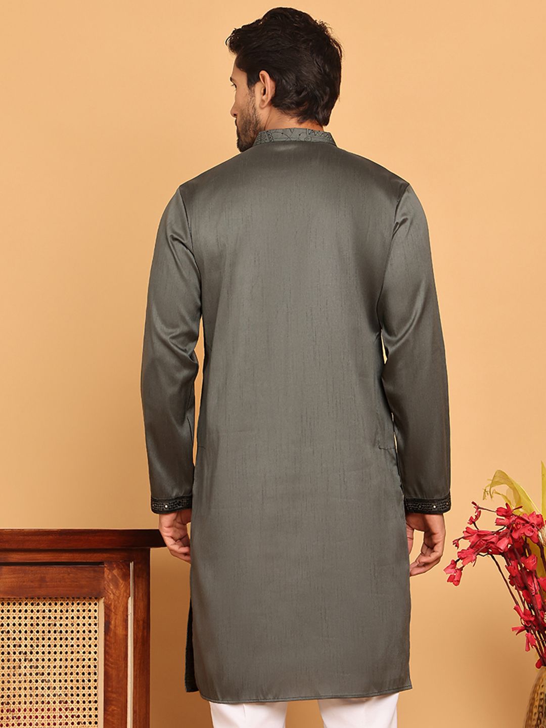 Jompers Floral Embroidered Mandarin Collar Mirror Work Straight Kurta