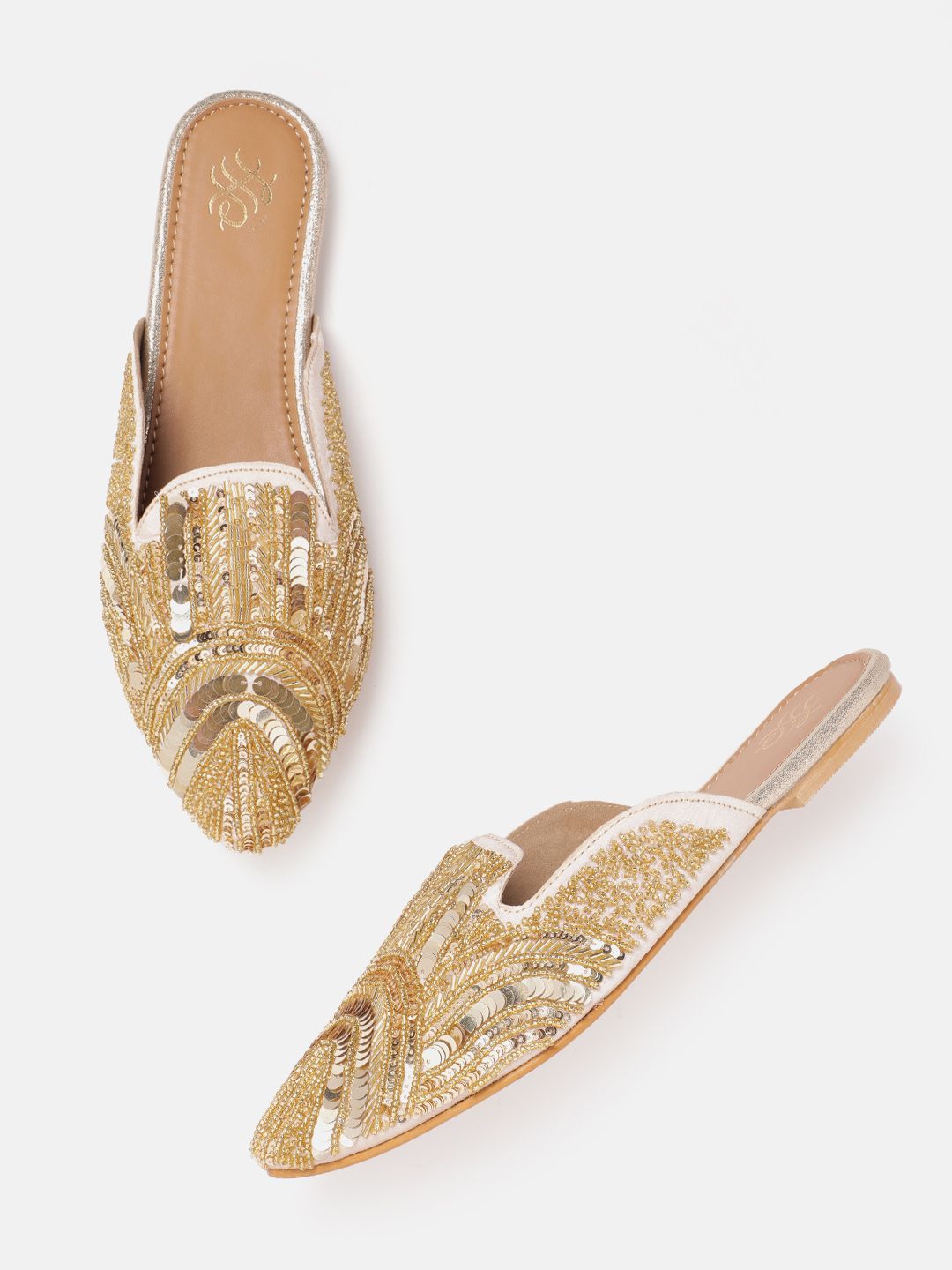 House of Pataudi Women Embellished Ethnic Mules
