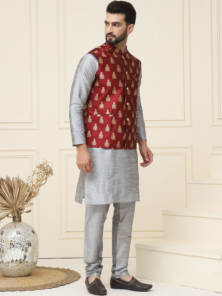 SOJANYA Mandarin Collar Silk Cotton Straight Kurta dengan jaket Churidar & Nehru