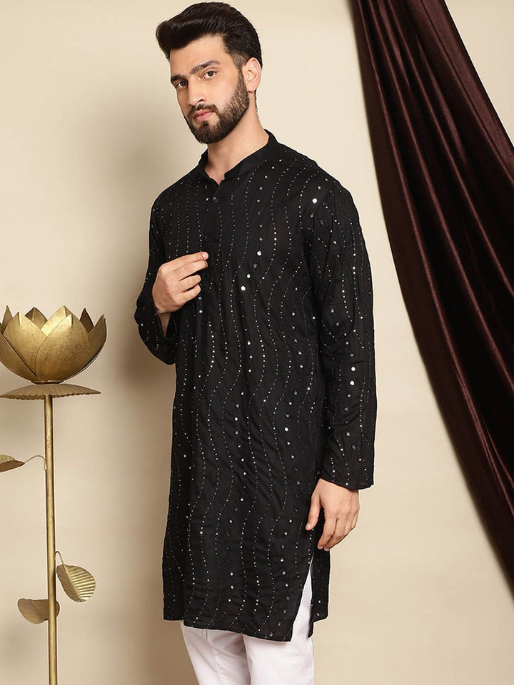 Anouk Hitam Berjalur Sulam Cermin Kerja Kurta Labuci