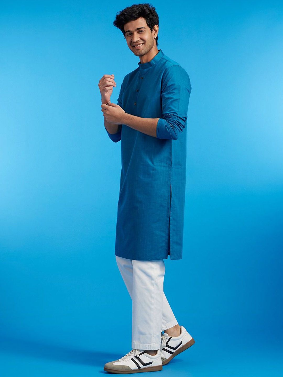Diwas by Manyavar Striped Mandarin Collar Thread Work Straight Kurta