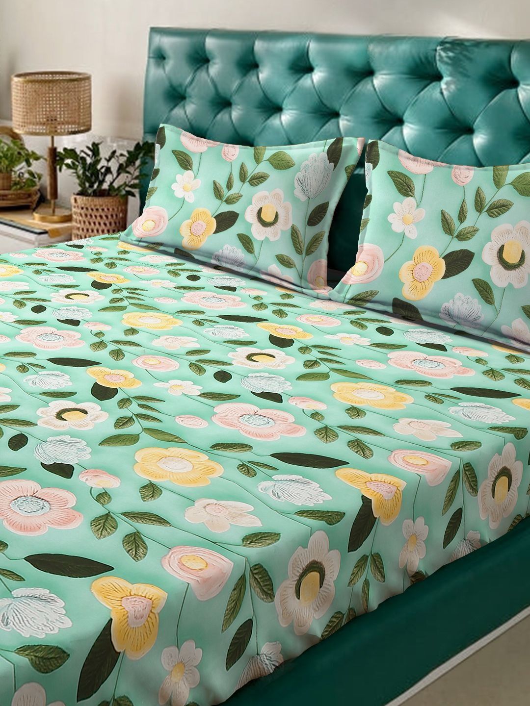 KLOTTHE Green Floral Printed Flat 300 TC King 7D Bedsheet With 2 Pillow Cover
