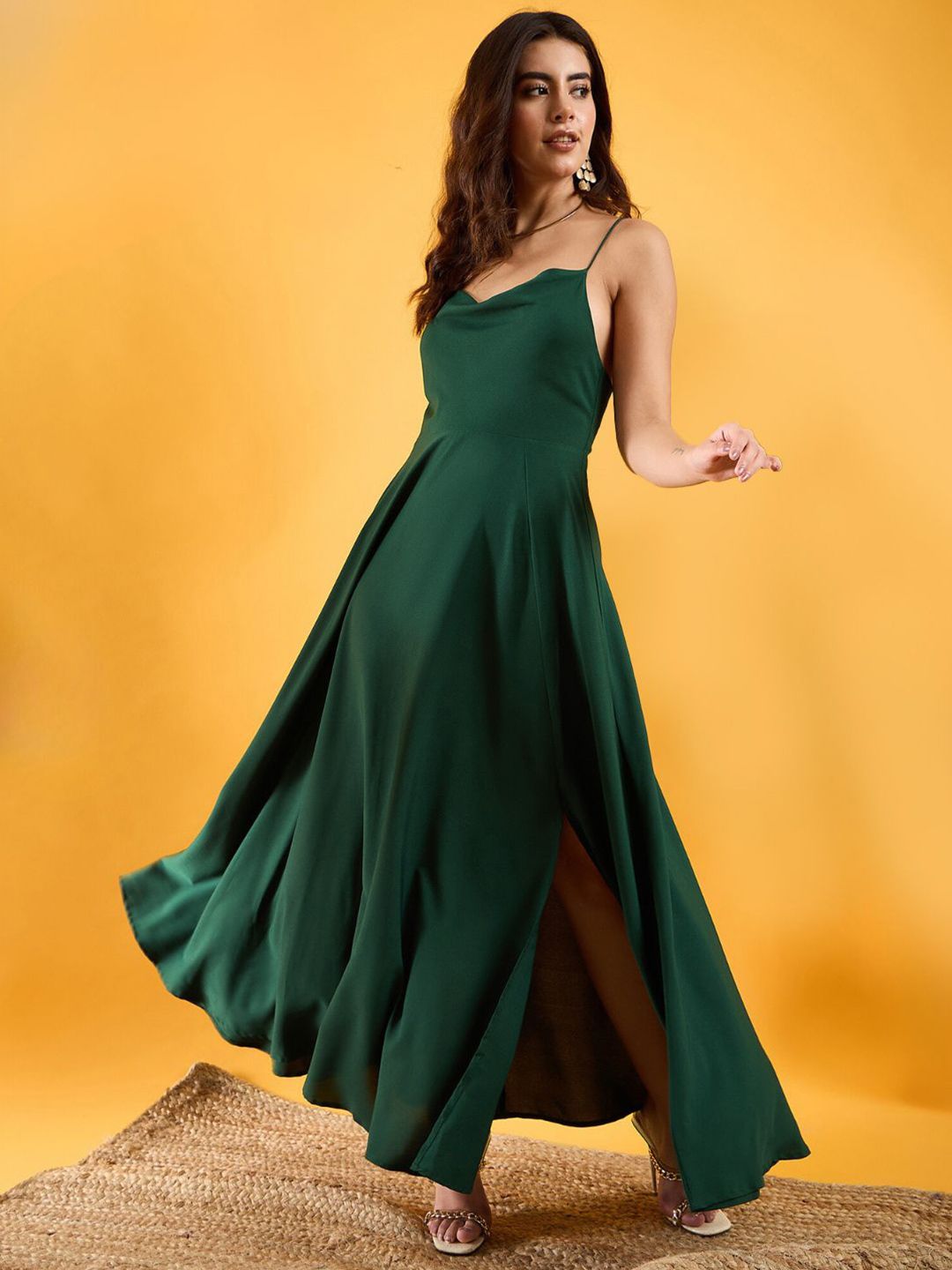 Berrylush Women Solid Shoulder Straps Maxi Dress