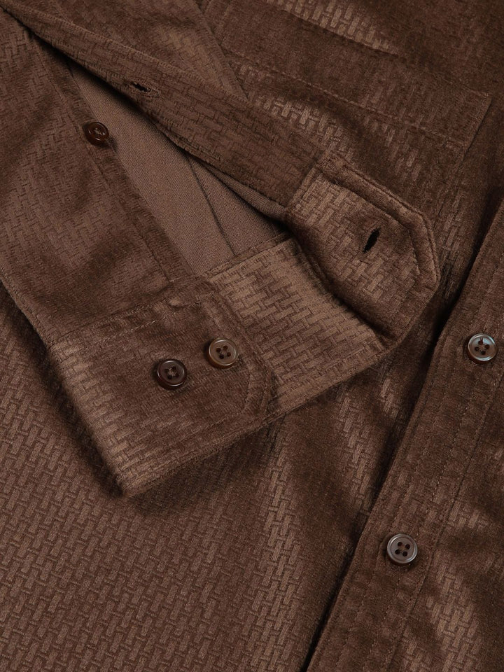Thomas Scott Men Classic Spread Collar Textured Solid Slim Fit Casual Shirt