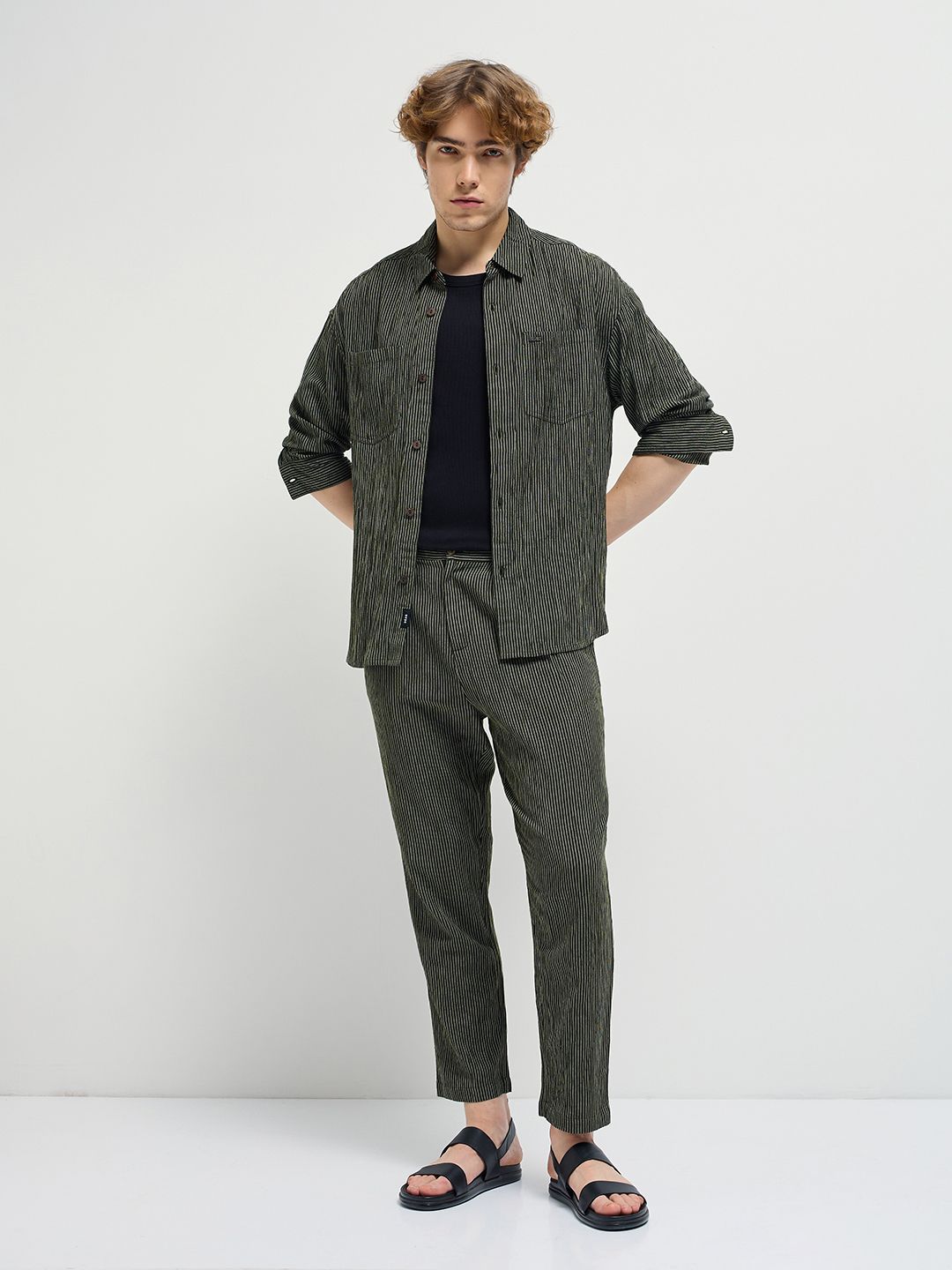 THE BEAR HOUSE Men Striped Slim Fit Pleated Trousers