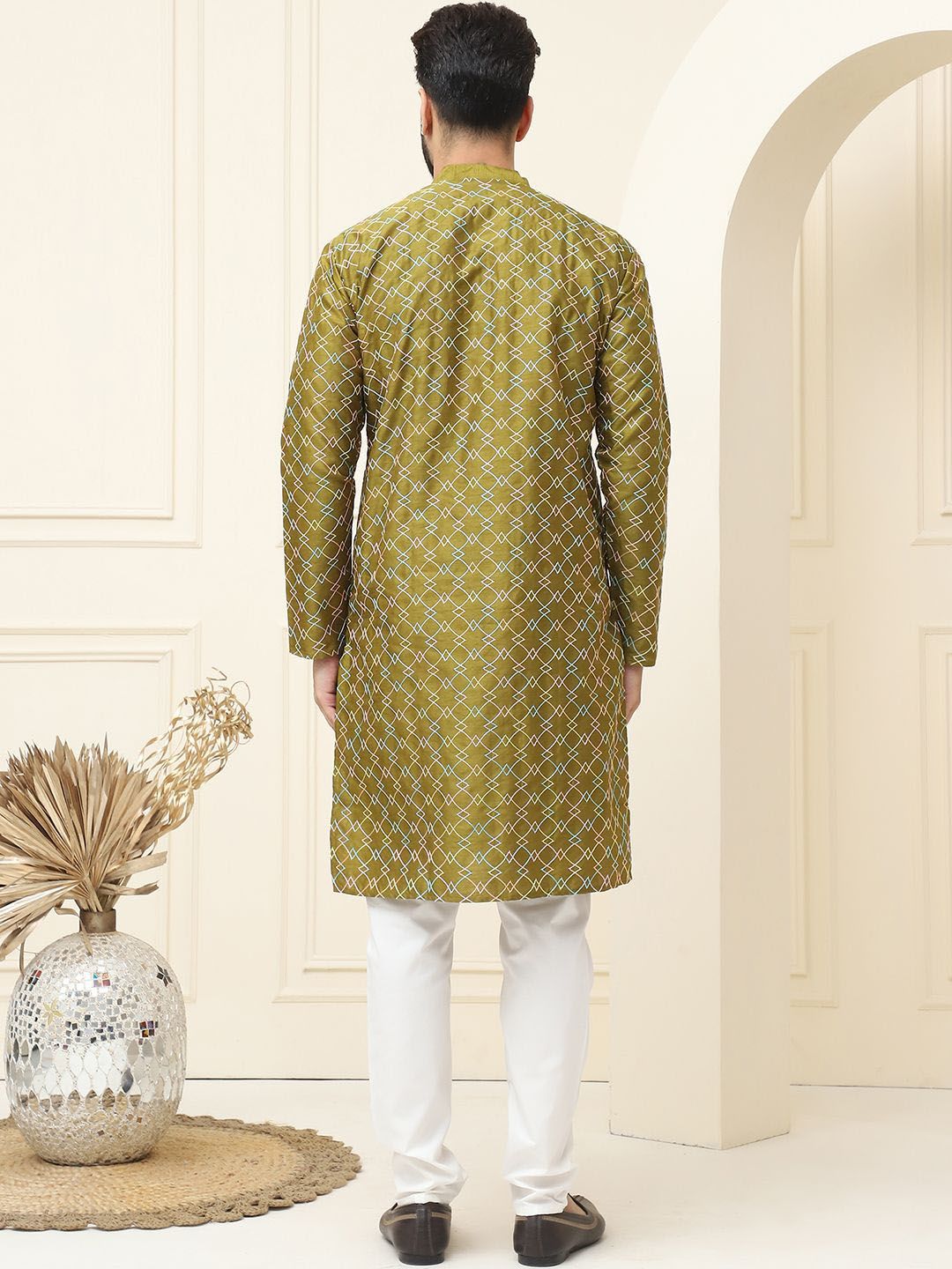 SOJANYA Geometric Embroidered Regular Cotton Silk Kurta With Pyjama
