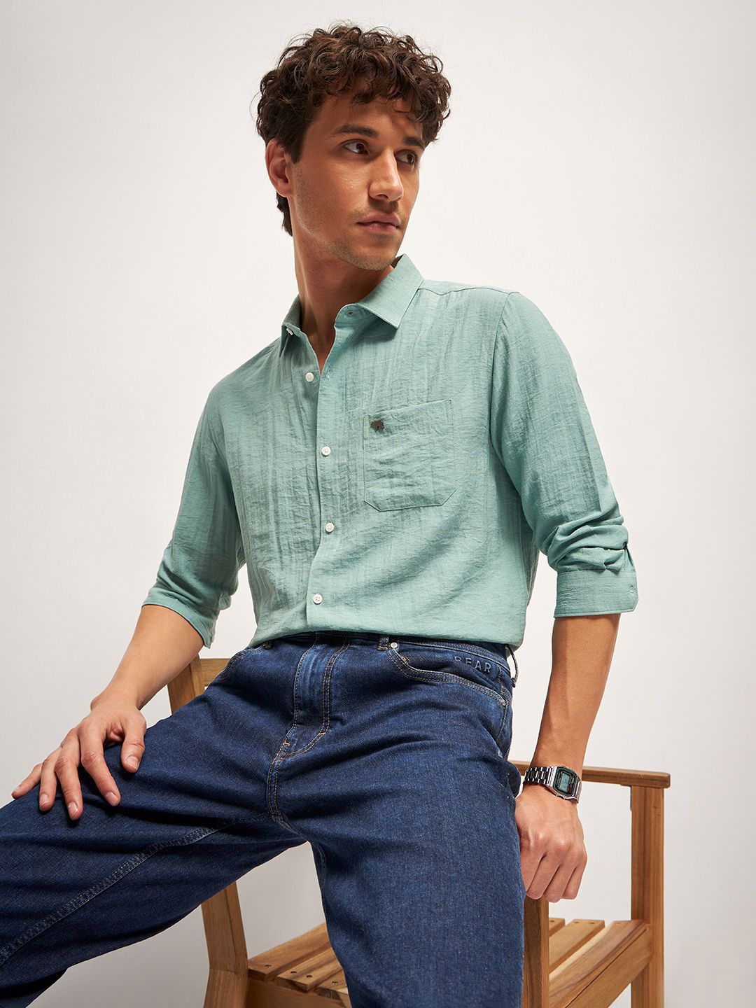 THE BEAR HOUSE Men Slim Fit Solid Casual Shirt