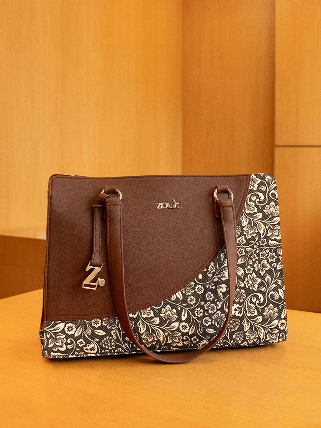 ZOUK Women Floral Printed Structured Shoulder Bag