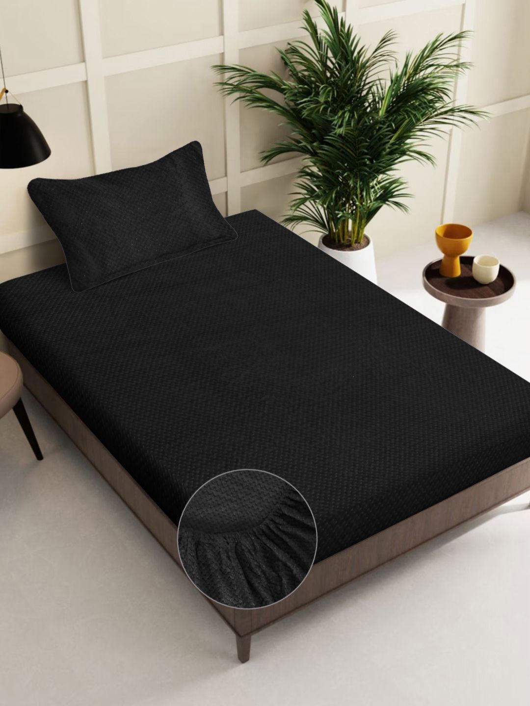 KLOTTHE Black Abstract 300TC Woolen Single Fitted Bedsheet & Pillow Cover