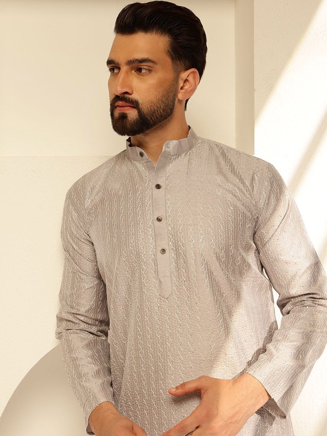 SOJANYA Geometric Embroidered Sequinned Straight Kurta