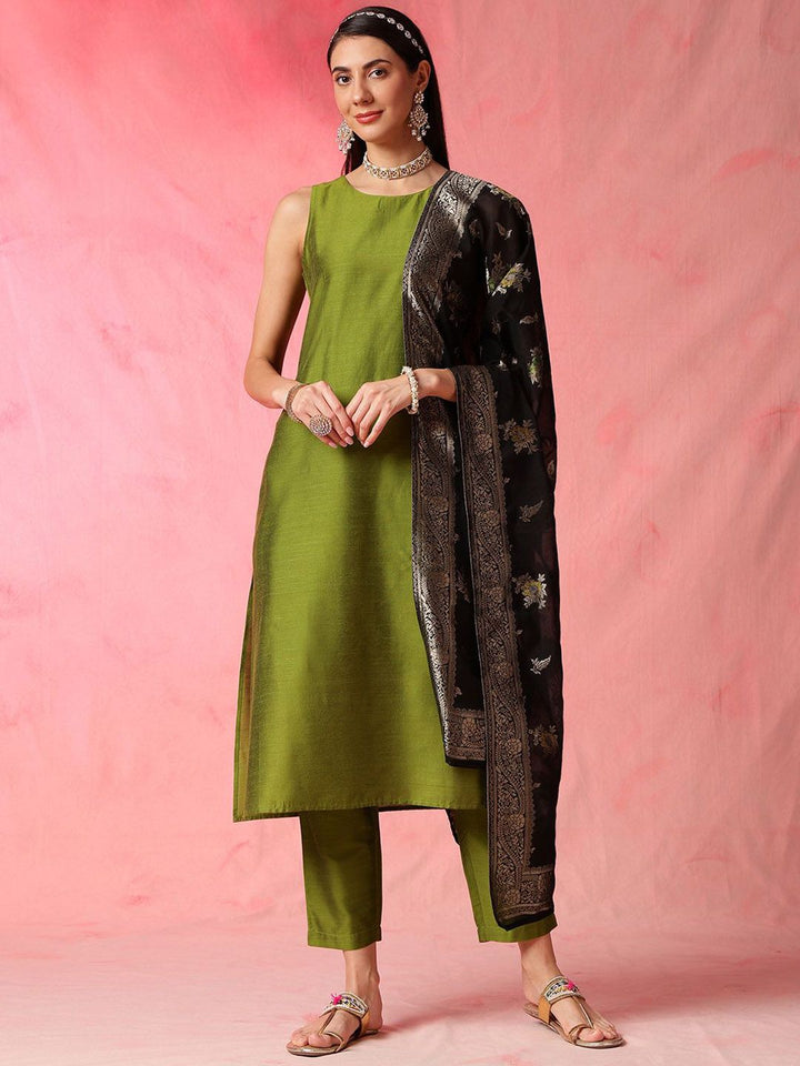 Anouk Women Regular Kurta with Trousers & With Dupatta