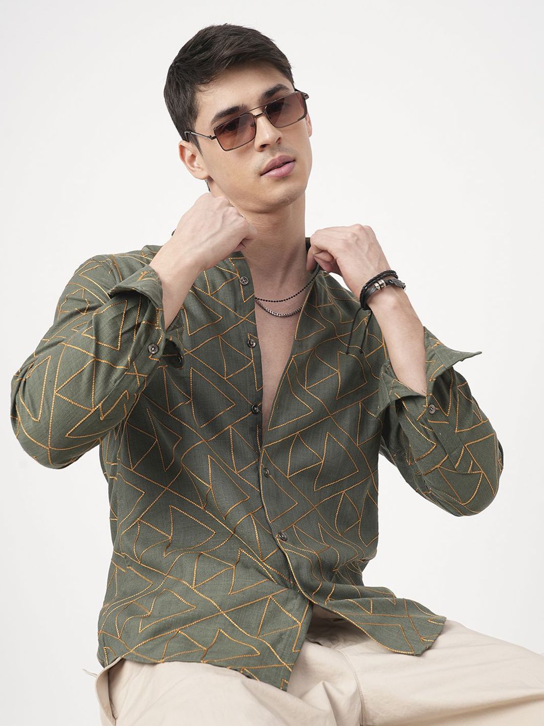 VASTRADO Men Classic Slim Fit Floral Opaque Casual Shirt