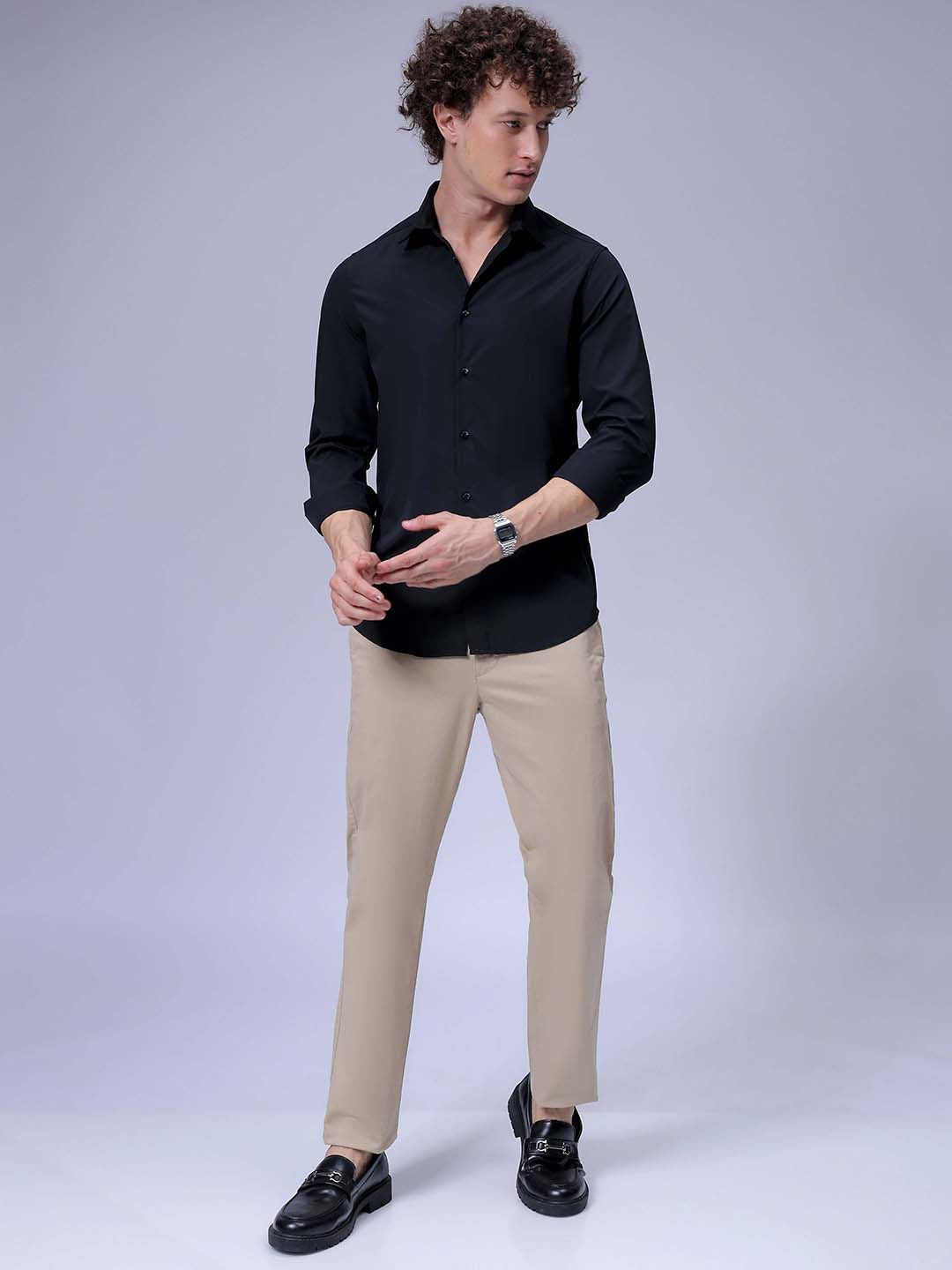 The Indian Garage Co Men Slim Fit Spread Collar Solid Casual Shirt
