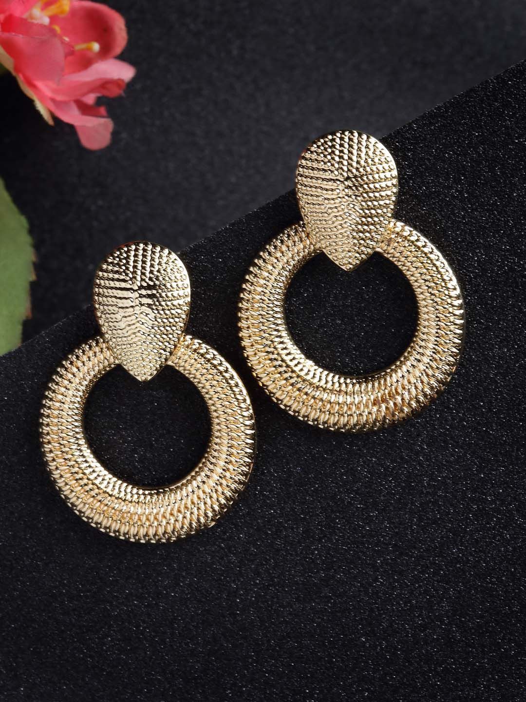 DressBerry Contemporary Drop Earrings
