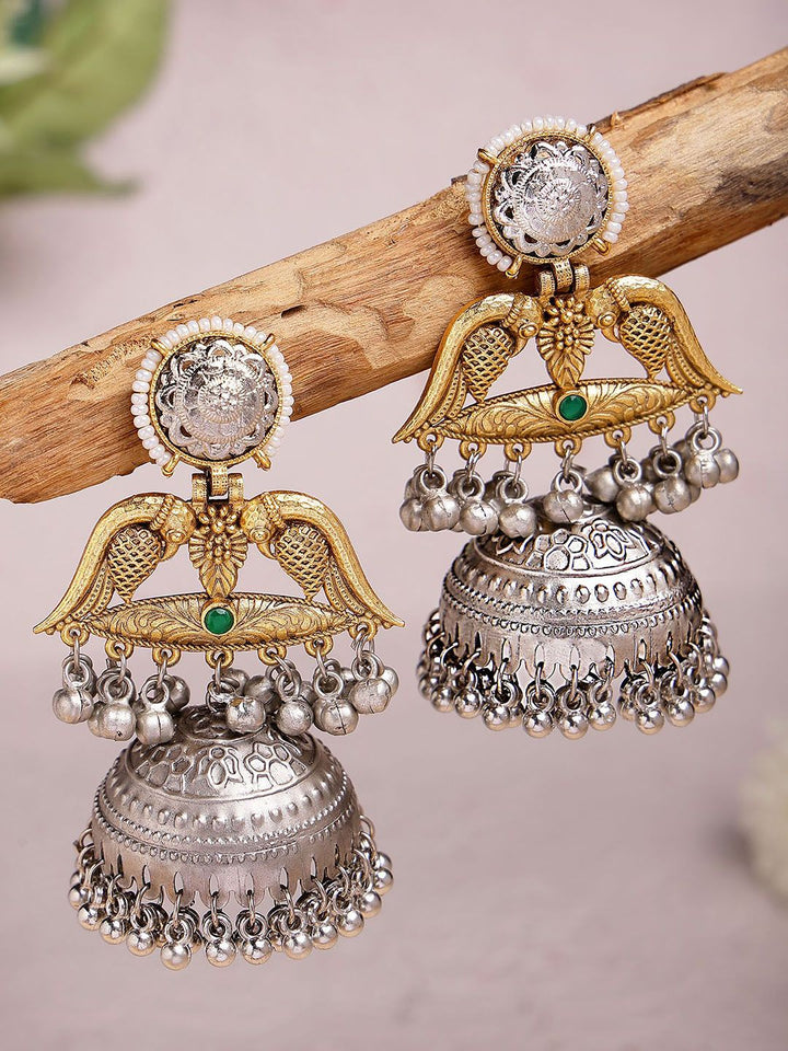 Karatcart Gold-Plated Dome berbentuk Kundan Kundan Studded & Beaded Bird Motif Jhumkas