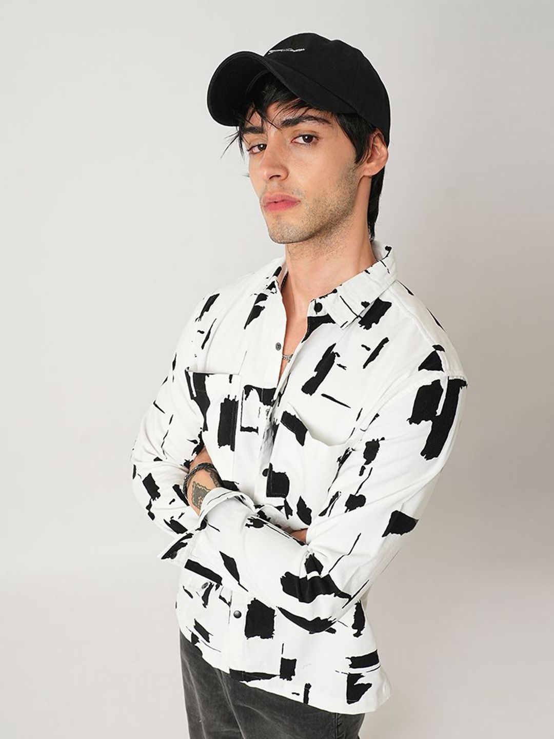 VASTRADO Men Classic Slim Fit Spread Collar Abstract Printed Cotton Casual Shirt