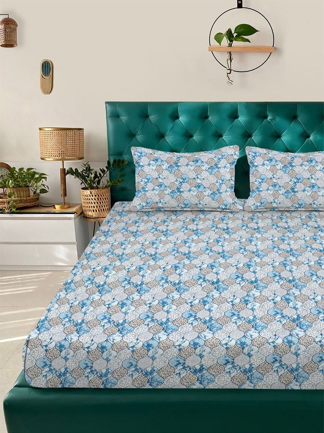 KLOTTHE Blue Geometric Polycotton 300 TC Fitted King Fine Bedsheet with 2 Pillow Covers-98 x 89 inches