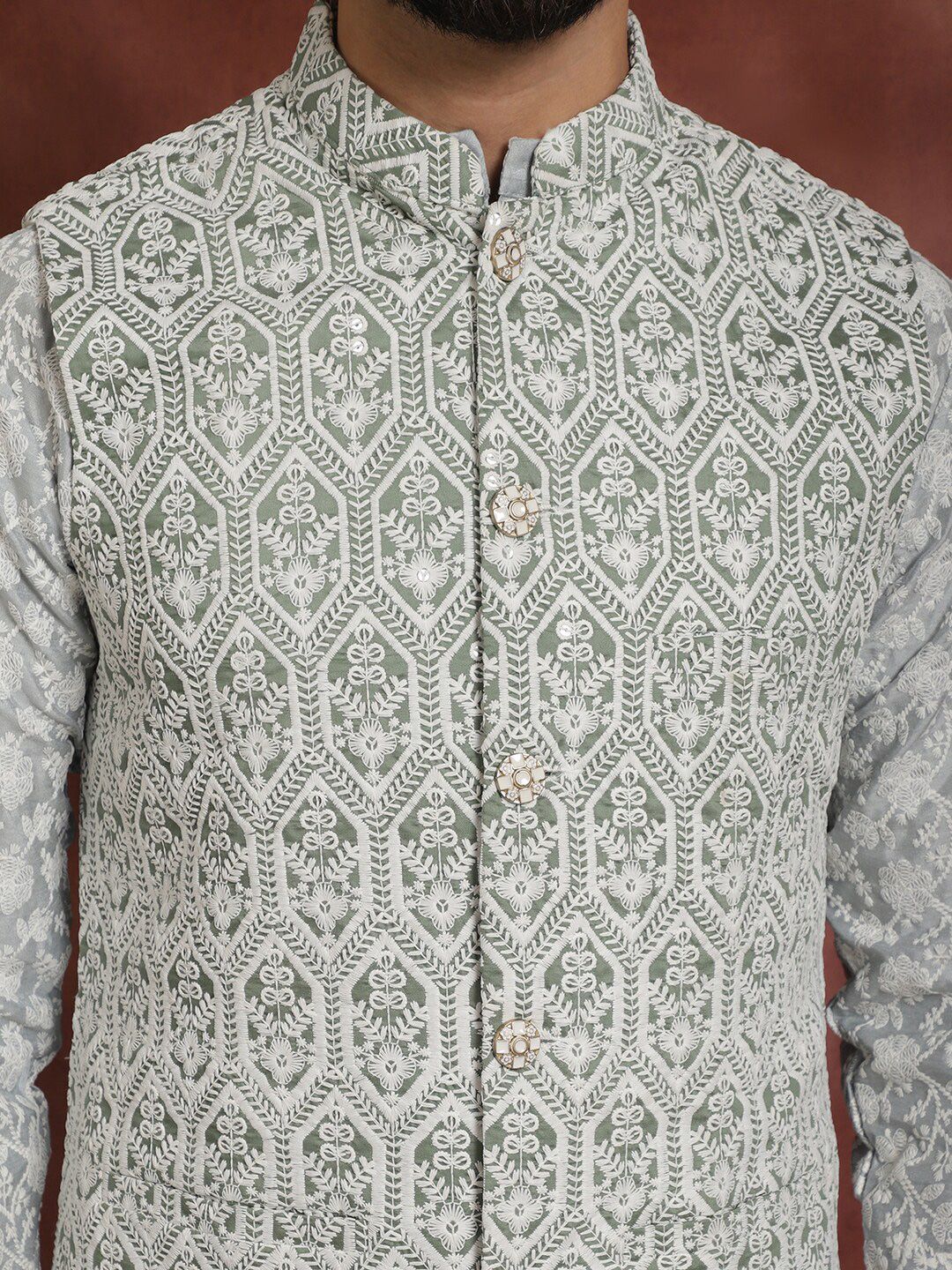 Kurta Lurus Kolar Mandarin Bersulam Bunga Kelabu Anouk Dengan Churidar